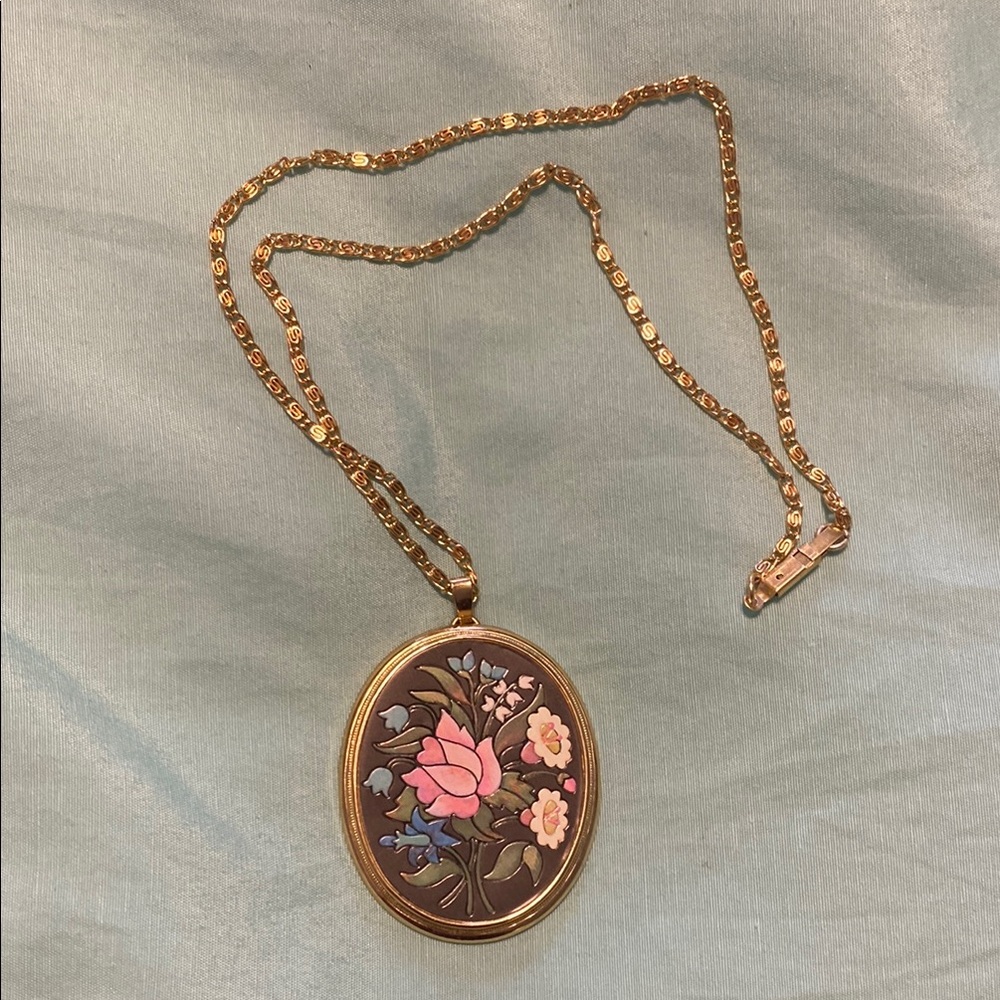 Stylish Gold Chain Necklace